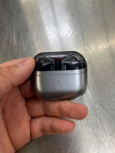 Samsung Galaxy Buds3 Pro's leaked live images