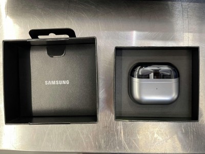 Samsung Galaxy Buds3 Pro's leaked live images